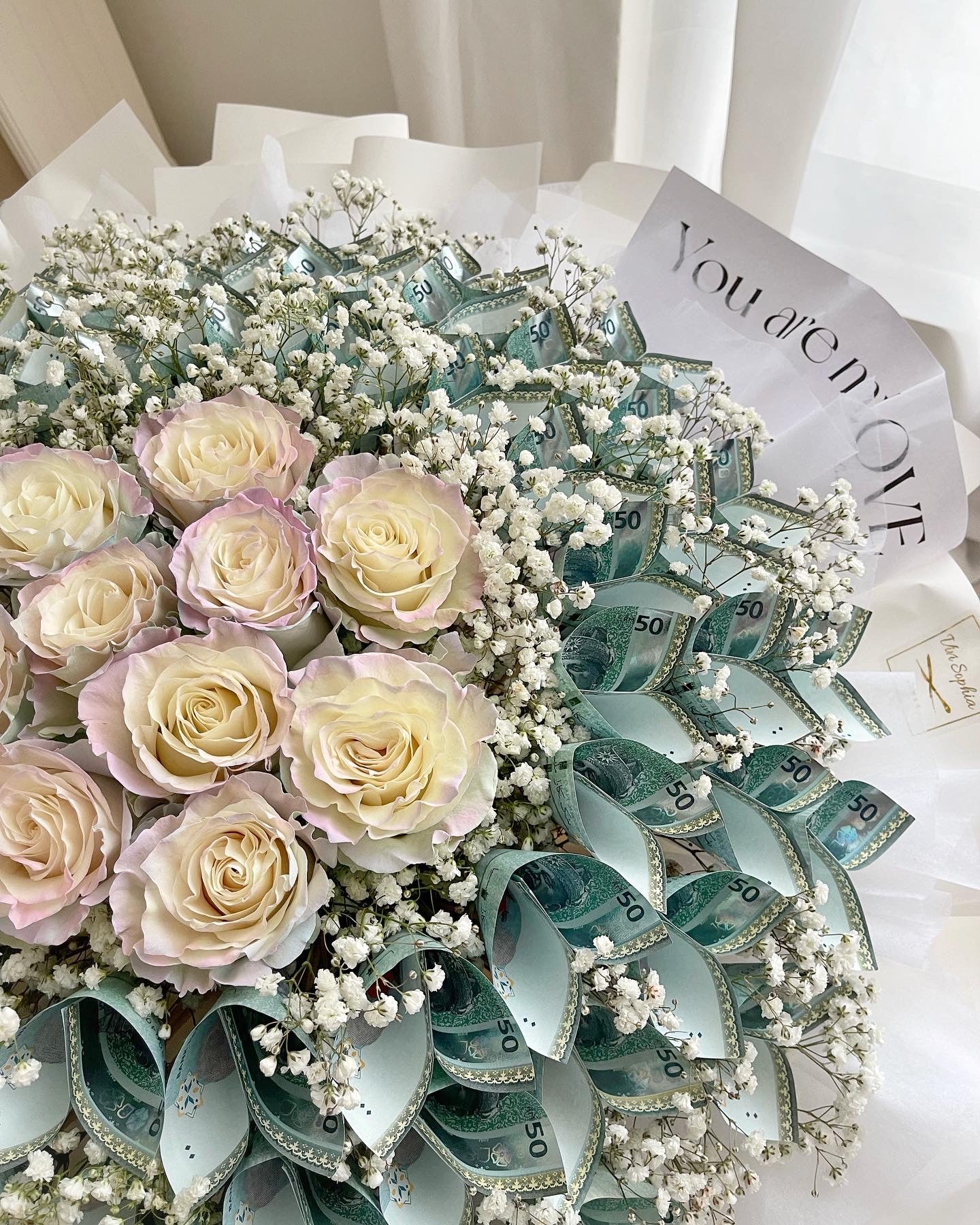 Cash money bouquet with Ecuador Rose