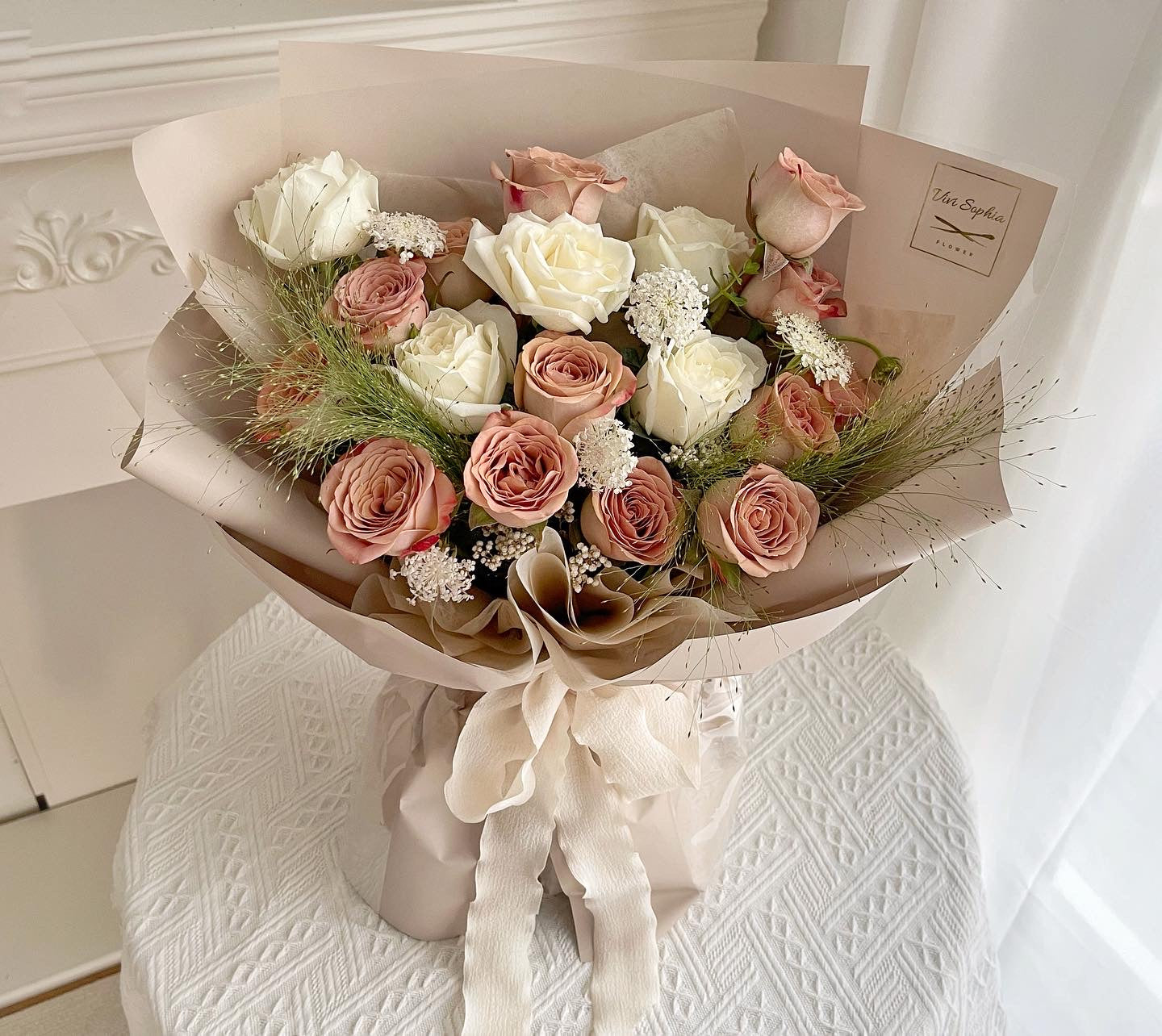 Cappucino white rose mixture