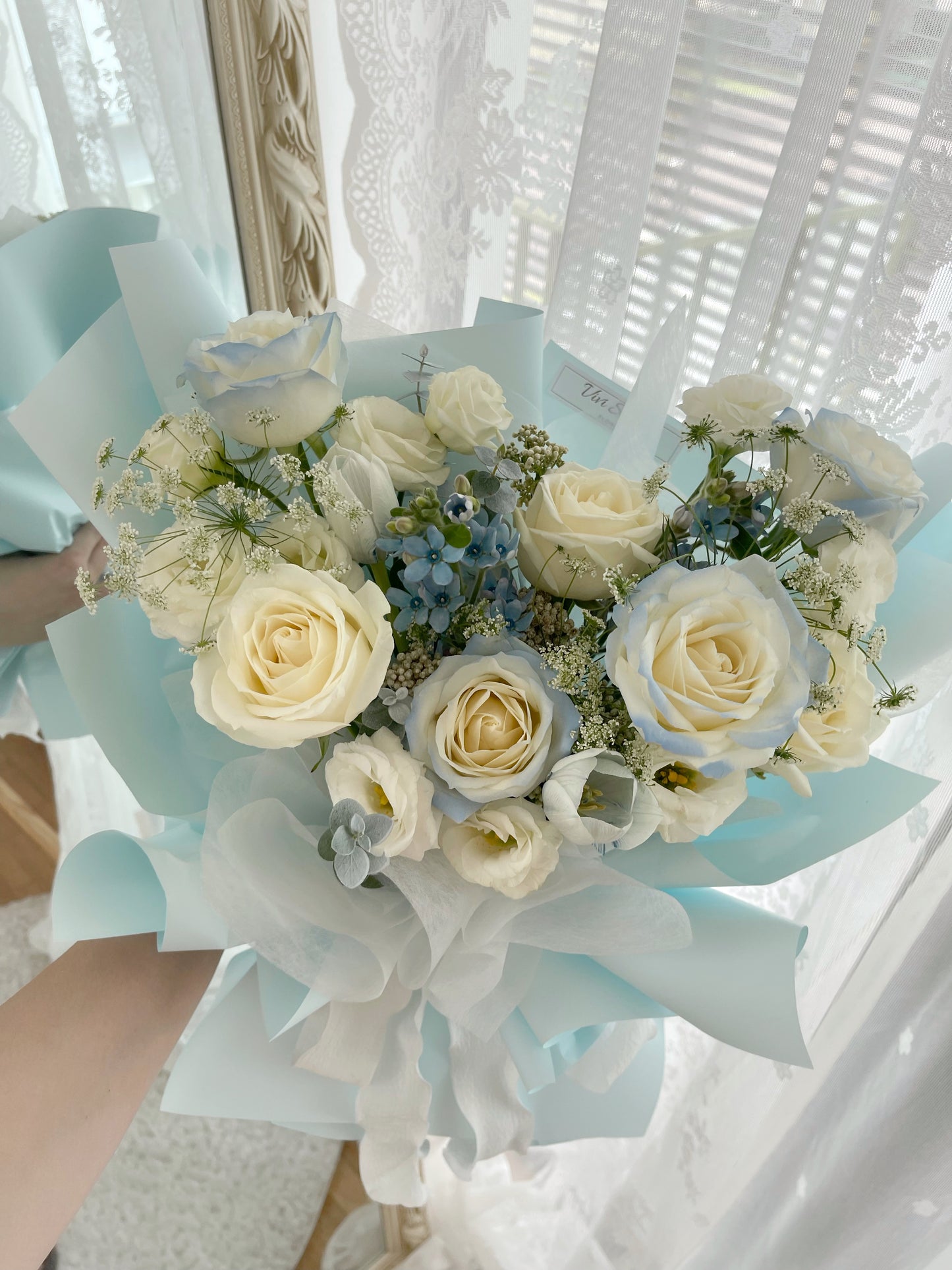 Mixture blue white