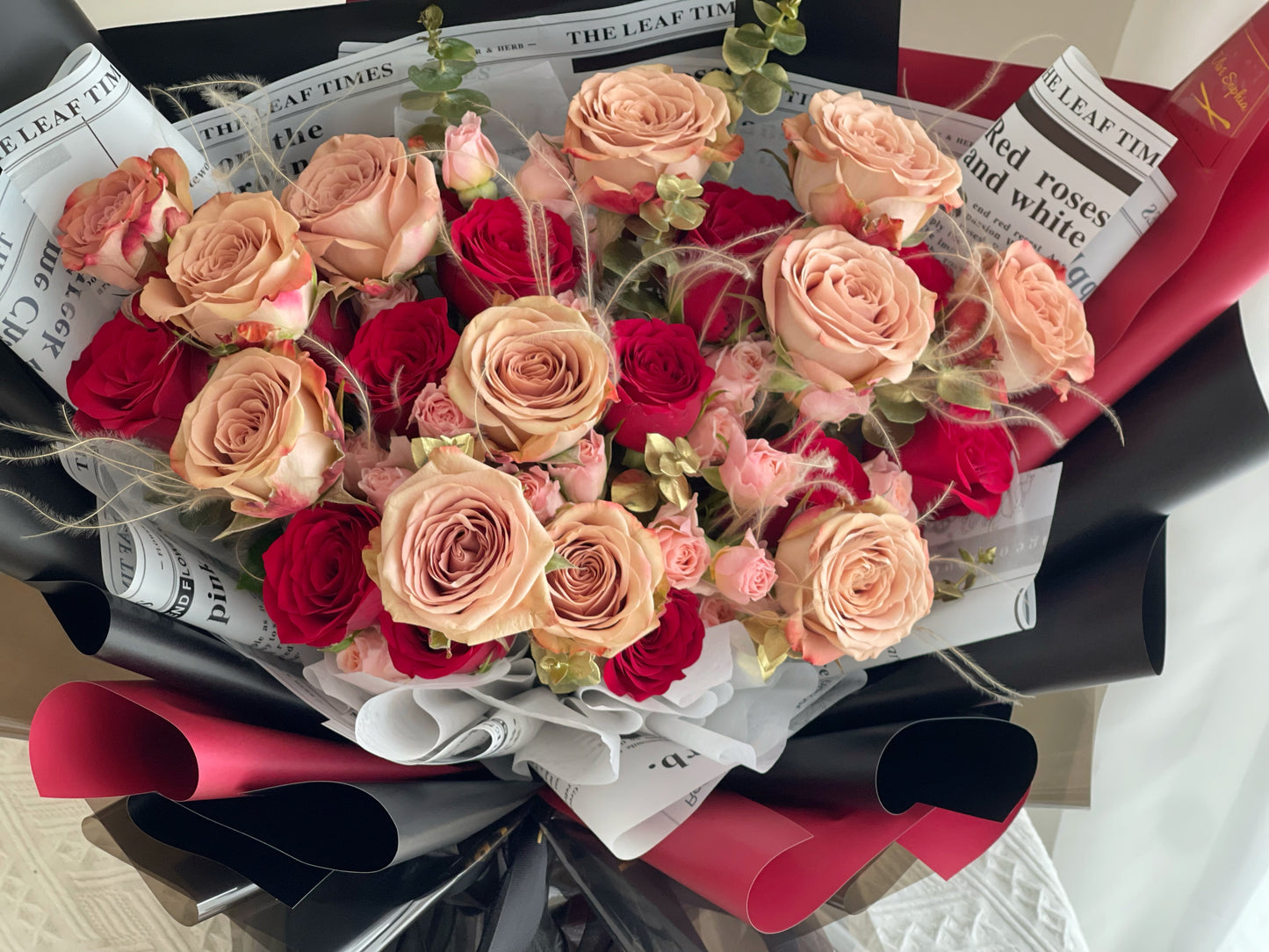 Mixture Cappucino and red rose