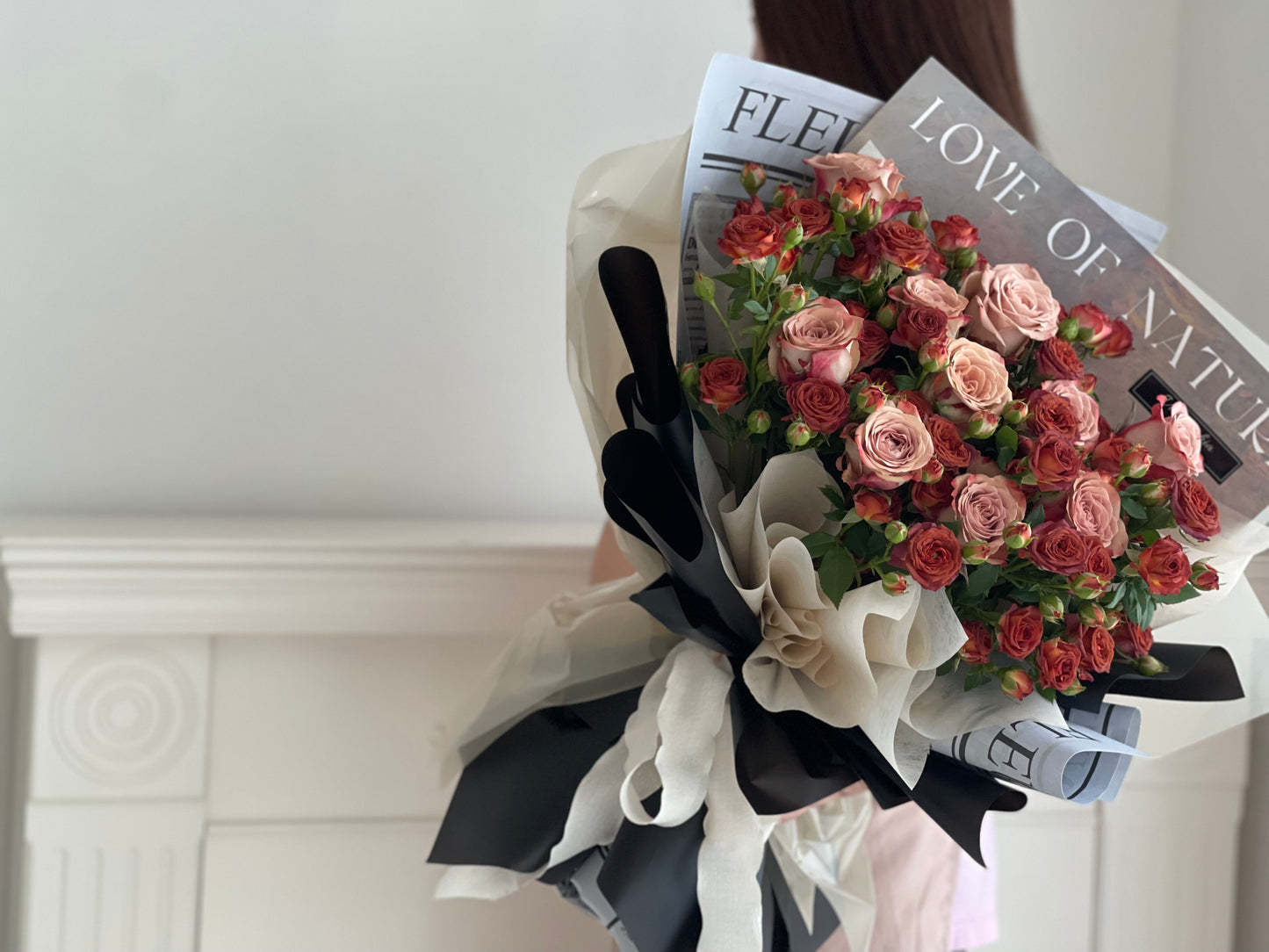 Cappucino rose with Chocolate rose spray