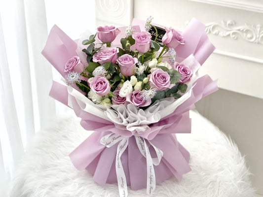 Mixture purple roses