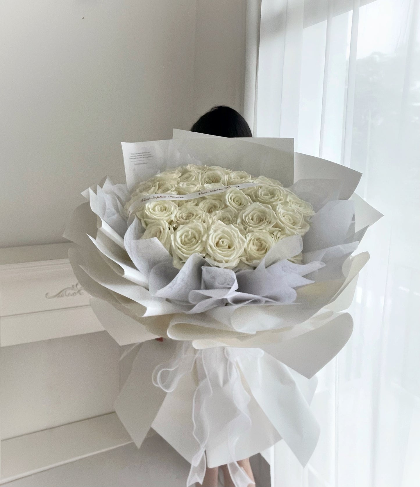 33 Ecudor Premium White Rose