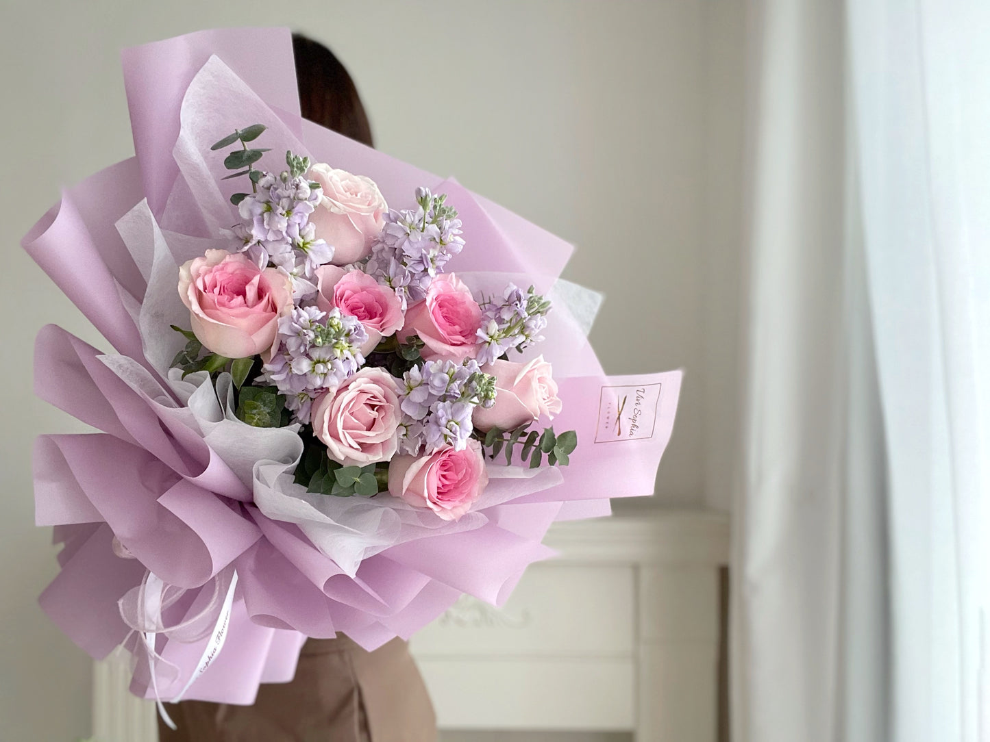 Mixture matthiola & Roses