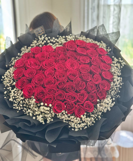 52 Red rose with baby breath